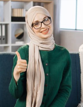 portrait-of-muslim-girl-in-hijab-playing-piano-2022-07-06-17-53-04-utc.jpg portrait-of-muslim-girl-in-hijab-playing-piano-2022-07-06-17-53-04-utc.jpg